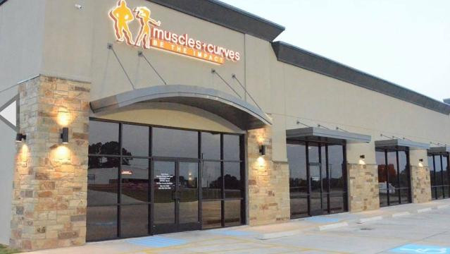 Image 2 from Muscles & Curves Gym partner gallery