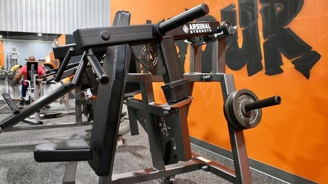 Image 3 from Muscles & Curves Gym partner gallery