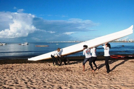 Imagem 2 da galeria do parceiro Canoa Bahia - Núcleo 4 Praia de Itapuã