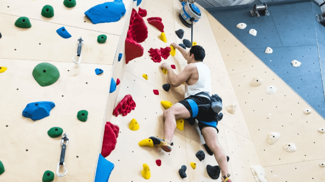 Image 1 de la galerie du partenaire The Guelph Grotto Climbing Co