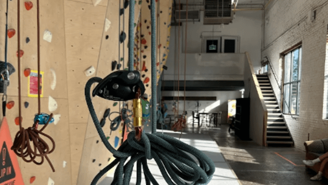 Image 2 de la galerie du partenaire The Guelph Grotto Climbing Co