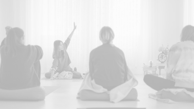 Bild 3 von Julia Kupke - Yoga, Meditation & Achtsamkeit | Lehel Partnergalerie