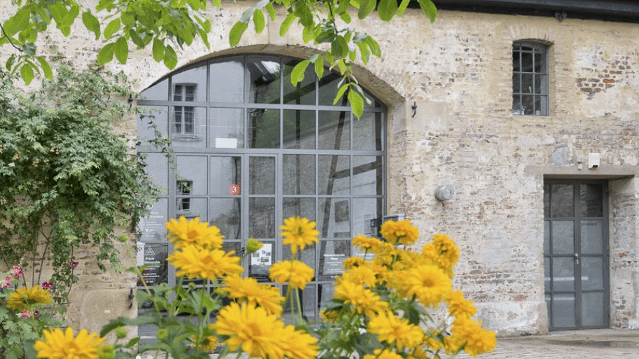 Bild 1 von Yoga Institut Schloss Lüntenbeck Partnergalerie