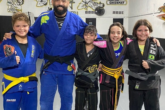 Imagem 3 da galeria do parceiro 2 Brothers Fight Factory