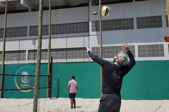 Imagem 1 da galeria do parceiro Summer Beach