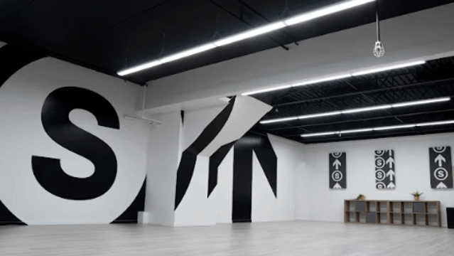 Image 1 de la galerie du partenaire Studio North Burnaby