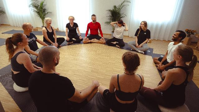 Bild 1 von Yoga Arc Partnergalerie