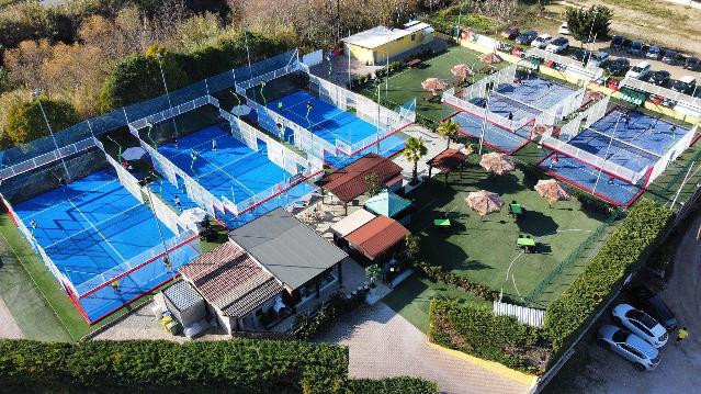 Immagine 2 dalla galleria del partner Kick off Padel SilvI