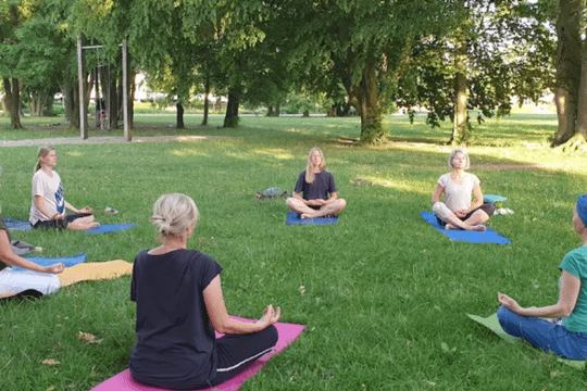 Bild 1 von Yoga Karuna Bürgerhaus Pfersee Partnergalerie