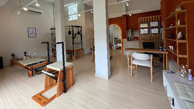Imagem 1 da galeria do parceiro Izabella Cavassin Studio de Pilates - Água verde