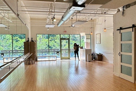 Image 2 from Element Yoga partner gallery