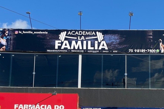 Imagem 2 da galeria do parceiro La Família Academia
