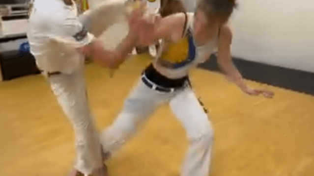 Image 3 de la galerie du partenaire Axé Capoeira Comox Valley