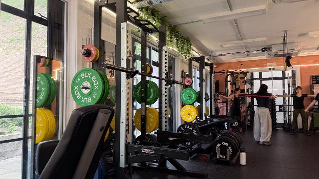 Image 3 from Lifting ladies partner gallery
