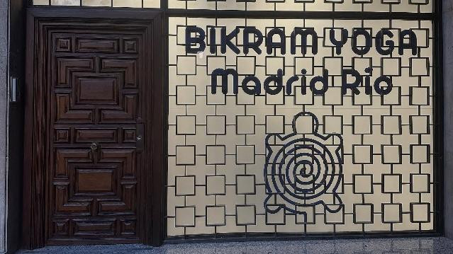 Imagen 2 de la galería del partner Bikram Yoga Madrid Río