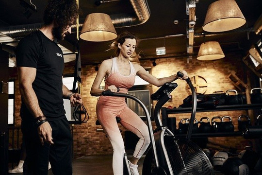 Bild 3 von EVO Hamburg Blankenese Partnergalerie