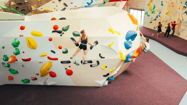 Bild 2 von einstein Boulderhalle Köln Partnergalerie