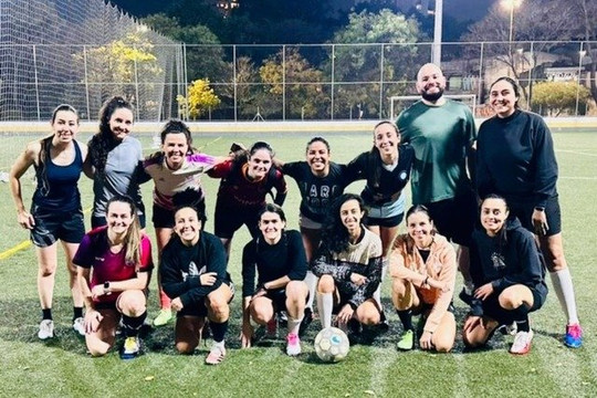 Imagem 1 da galeria do parceiro Donas da Bola F.C Anália Franco