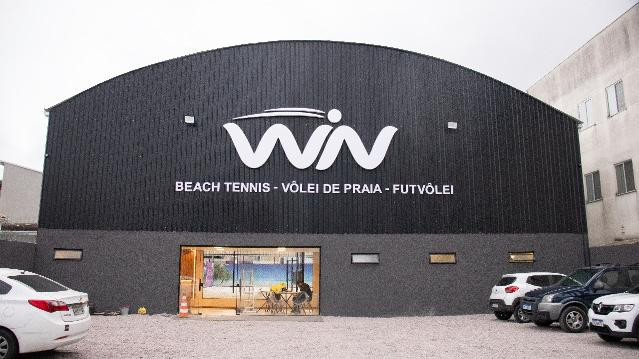 Imagem 2 da galeria do parceiro Win Esportes de Areia Juvevê - Beach tennis, Vôlei de Praia, Futevôlei