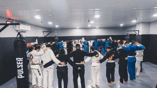 Imagem 1 da galeria do parceiro Pitbull Brothers Artes Marciais