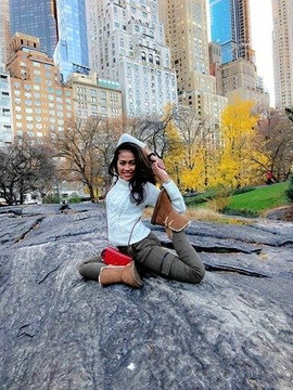 Image 3 from Vivi Hirsh partner gallery