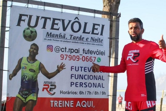 Imagem 2 da galeria do parceiro C.T. Rui Pai de Futevôlei (Posto 11)