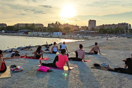 Imagen 3 de la galería del partner Tune In Yoga Espigon bogatell