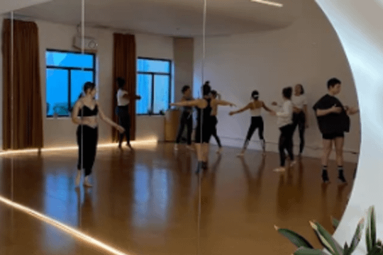 Image 1 from GOOD MOVE partner gallery