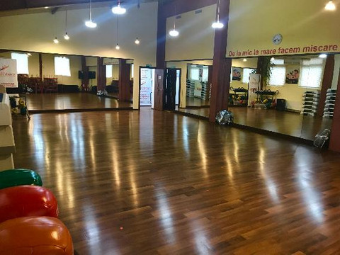 Imaginea 1 din GYMBOdance Sport Center & LadyUP Studio galeria partenerului