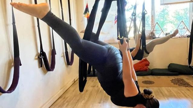 Imagen 3 de la galería del partner Yoga Fly Clases de Yoga/ Aeroyoga y Tienda Online YogaDesignLab