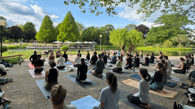 Bild 3 von EstůYoga @Planten un Blomen Partnergalerie