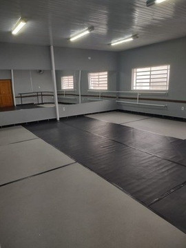 Imagem 2 da galeria do parceiro Democratie Studio de Dança