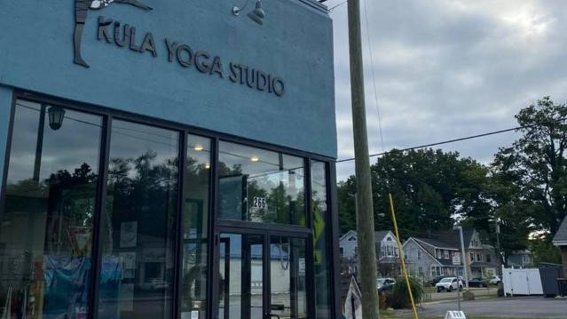 Image 2 from Kula Yoga Hamburg partner gallery