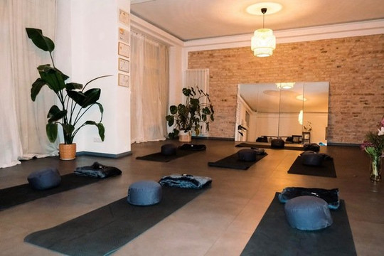 Bild 1 von ZEN Tantra Yoga Berlin Partnergalerie