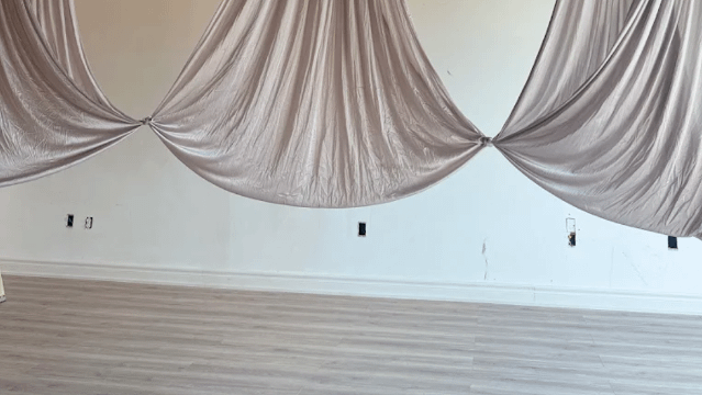 Image 2 de la galerie du partenaire You & Me Aerial Yoga