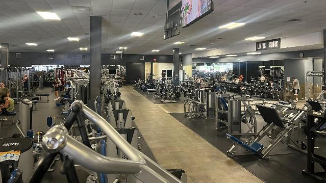 Image 1 from Crunch Fitness & Empire Barbell partner gallery