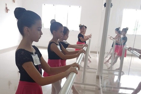 Imagem 2 da galeria do parceiro Sansonetti Studio De Dança