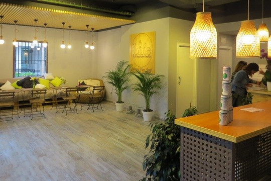 Imagen 1 de la galería del partner Life Bikram Yoga Spain Studio Alicante