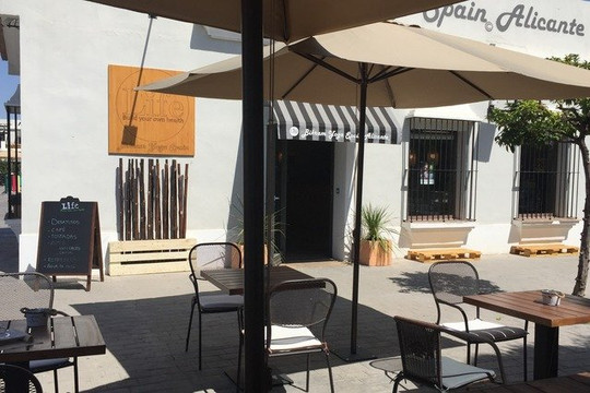 Imagen 2 de la galería del partner Life Bikram Yoga Spain Studio Alicante