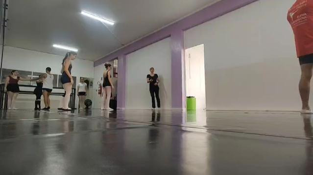 Imagem 3 da galeria do parceiro Escola De Ballet Clássico Elena Dubodelova