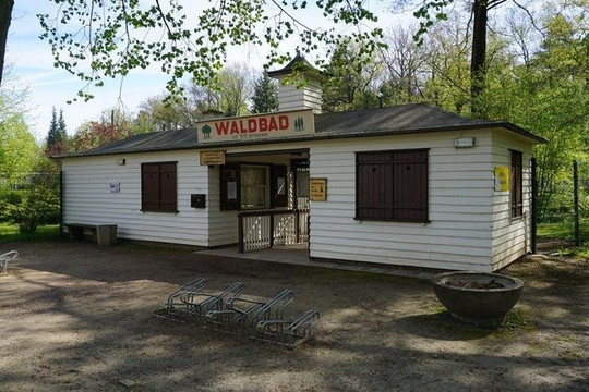 Bild 2 von Waldbad Langebrück Partnergalerie