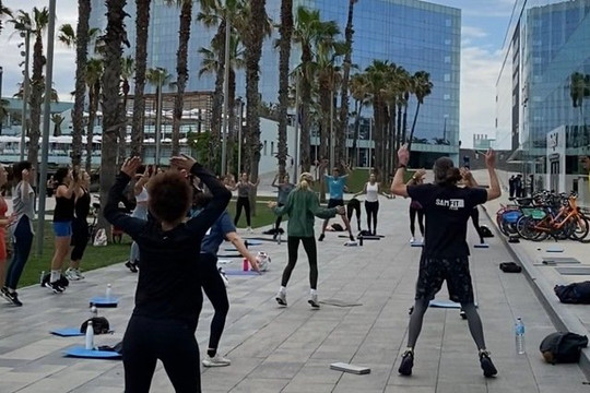 Imagen 2 de la galería del partner SAMFIT Club - Playa de Sant Sebastià || Desigual