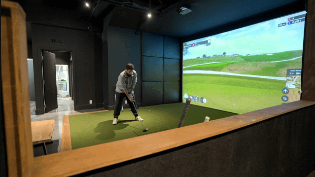 Image 3 from 6ix Iron Indoor Golf Downtown partner gallery