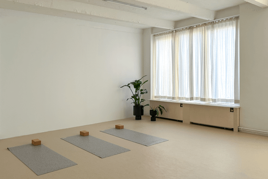 Bild 3 von Latifee Yoga Studio Berlin Partnergalerie