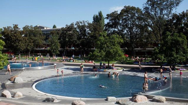 Bild 3 von Inselbad Untertürkheim Partnergalerie