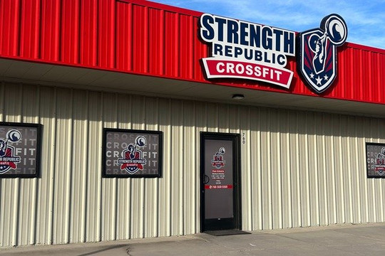 Image 2 from Strength Republic CrossFit and Olympic weightlifting partner gallery