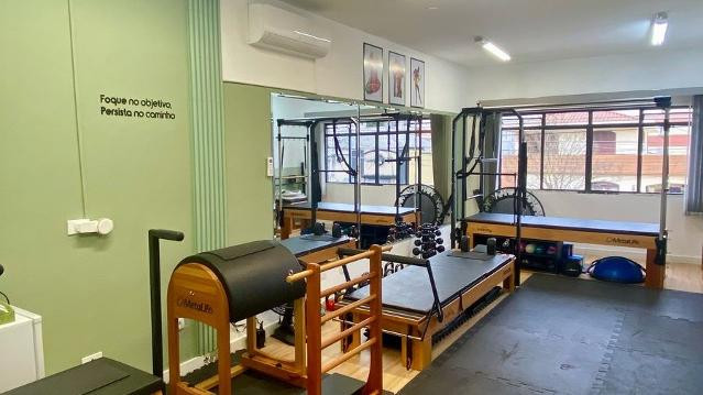 Imagem 1 da galeria do parceiro Studio Adriele Loezer: Especialista em Pilates e Treinamento Funcional