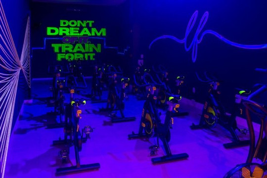 Imagem 3 da galeria do parceiro LOUNGE FITNESS - Academia Premium