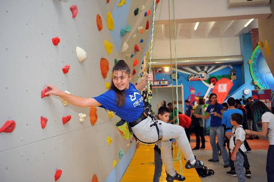 Imaginea 1 din Centrul de Escalada si Aventura Climb Again galeria partenerului
