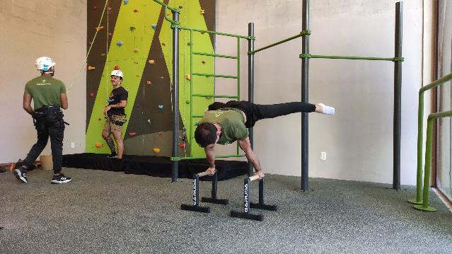 Imagem 1 da galeria do parceiro Base Calistenia e Performance